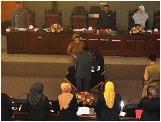 Sidang Paripurna Pengesahan APBD Kuningan Tahun 2015